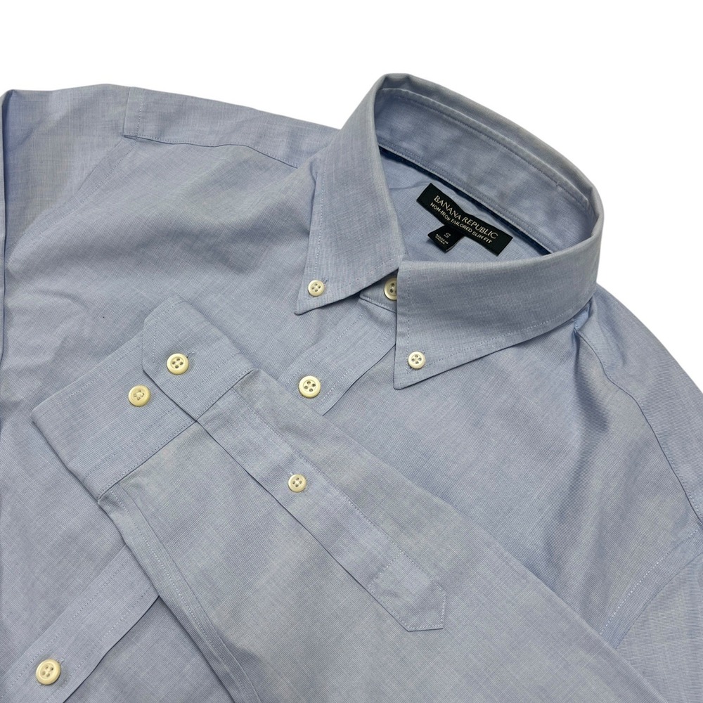 Banana Republic Men's Small Light Blue Non-Iron Tailored Slim Button Down Shirt